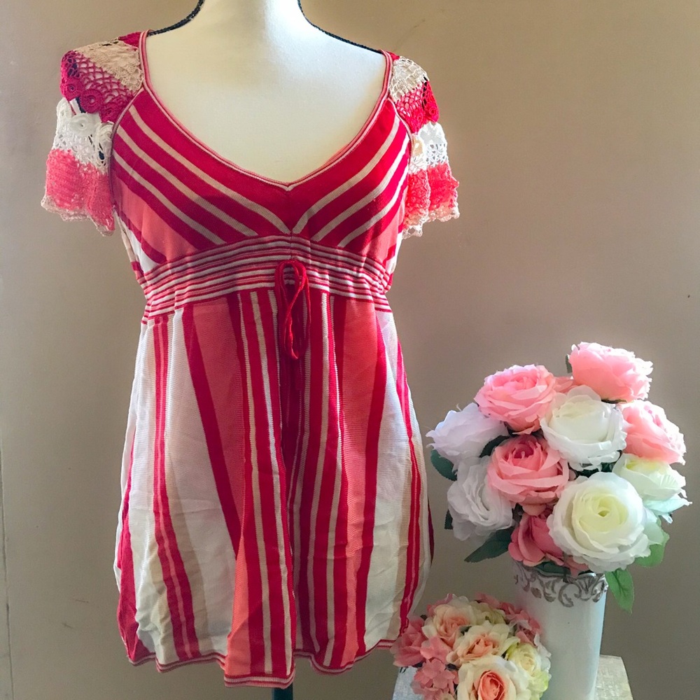 Bebe stripe crochet cap sleeve blouse